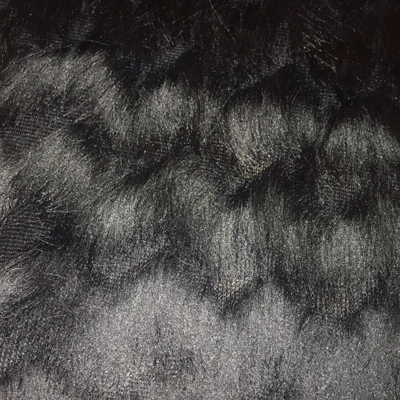 H&M short sleeve fringe top in black,XS!GORGOUES - Picture 2 of 5